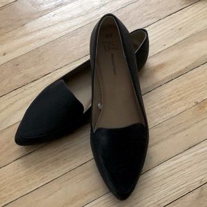 Black Pointed Flats